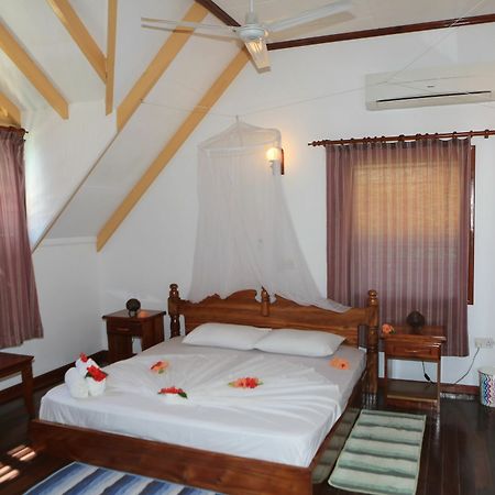 Chalet D Anse Reunion La Digue Exterior photo